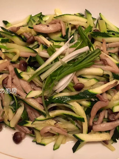 清炒櫛瓜與鴻禧菇 的食譜成品照片