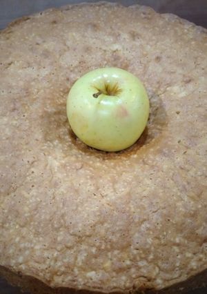 عکسی از دستور کیک ساده‌ی سیب