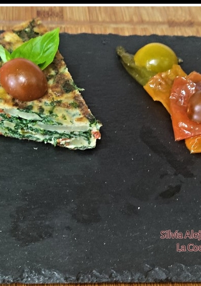 Una foto de Tortilla de patatas y espinacas