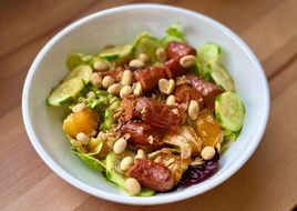 🌱 Salad Dầu Dấm Xúc Xích Chay