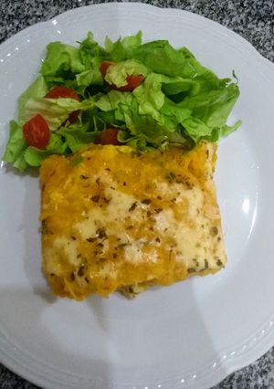 Una foto de Escondidinho (escondidito) de batata dulce con pollo