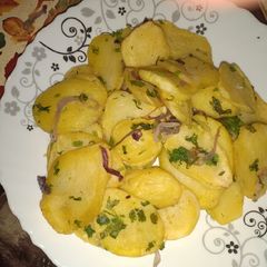 A picture of Lyonnaise potatoes.