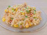 સેઝવાન ફ્રાઈડ રાઈસ (Schezwan Fried Rice Recipe In Gujarati)
