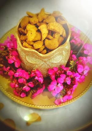 A picture of Moon namkeen snack.