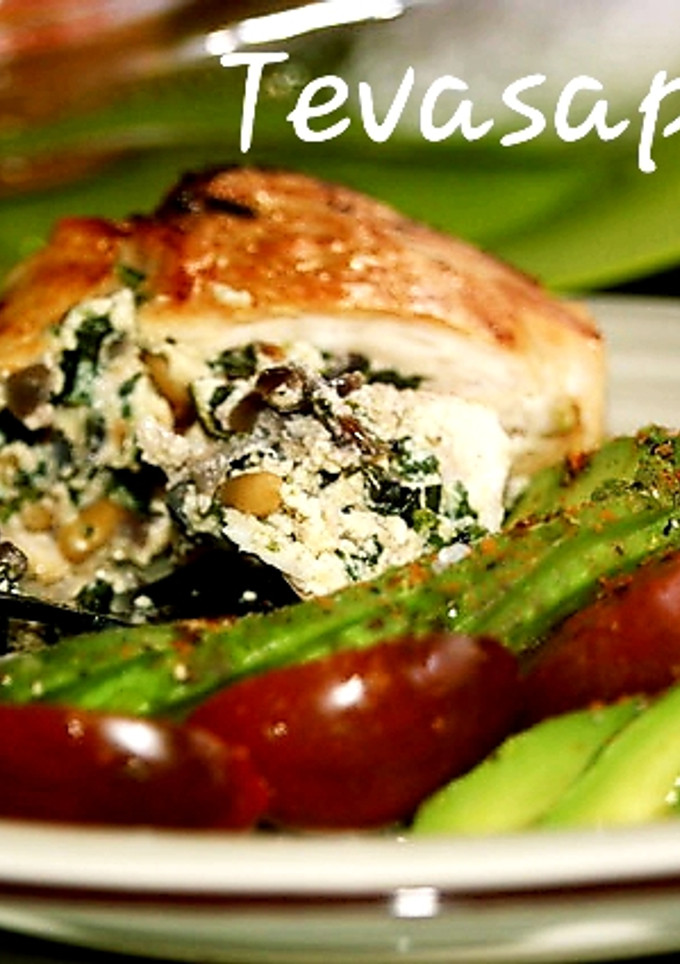 Una foto de Pechuga rellena🐓 🥬  🧀 🍃