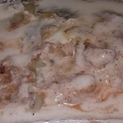 A picture of Dahi wada.