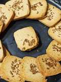 जीरा आटा बिस्कुट(Atta jeera biscuit recipe in hindi)