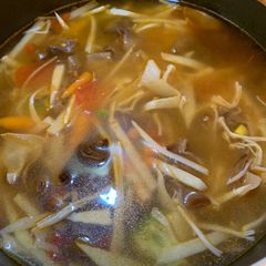 A picture of Vegan Sour and Spicy Soup(酸辣湯）.