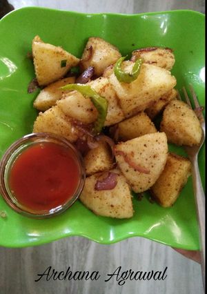 A picture of Fried Leftover Suji Idli.