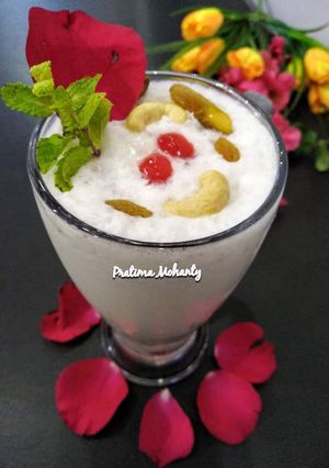 A picture of Yogurt Lassi.