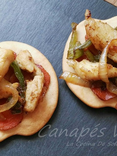 Una foto de Canapés Wok