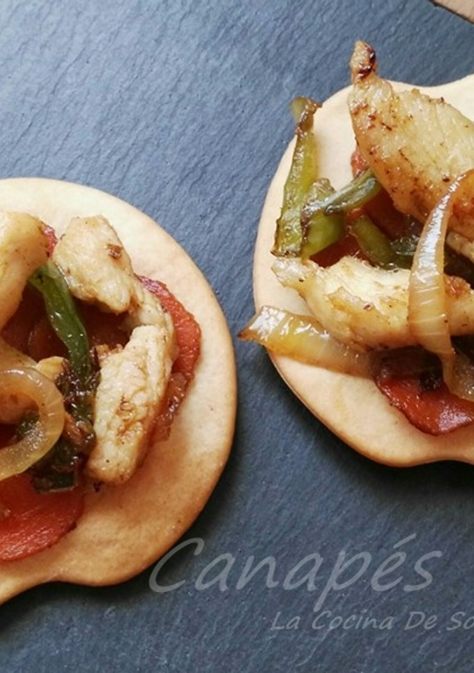 Una foto de Canapés Wok
