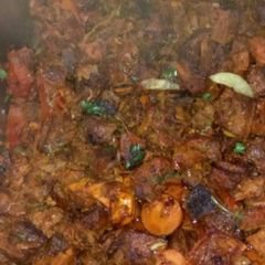 A picture of Carrot beef stew.