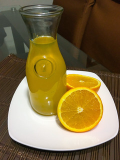 Una foto de Orange simple syrup (Jarabe de Naranja)