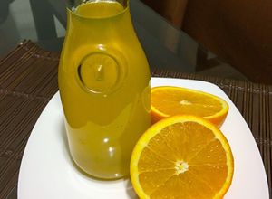 Una foto de Orange simple syrup (Jarabe de Naranja)