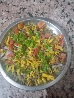 मूंग चाट (moong chaat recipe in Hindi) रेसिपी मुख्य फोटो