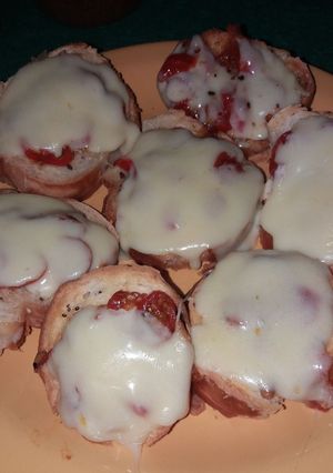 Una foto de Tostadas a la pizza