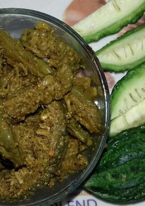 A picture of Karela ka achar.