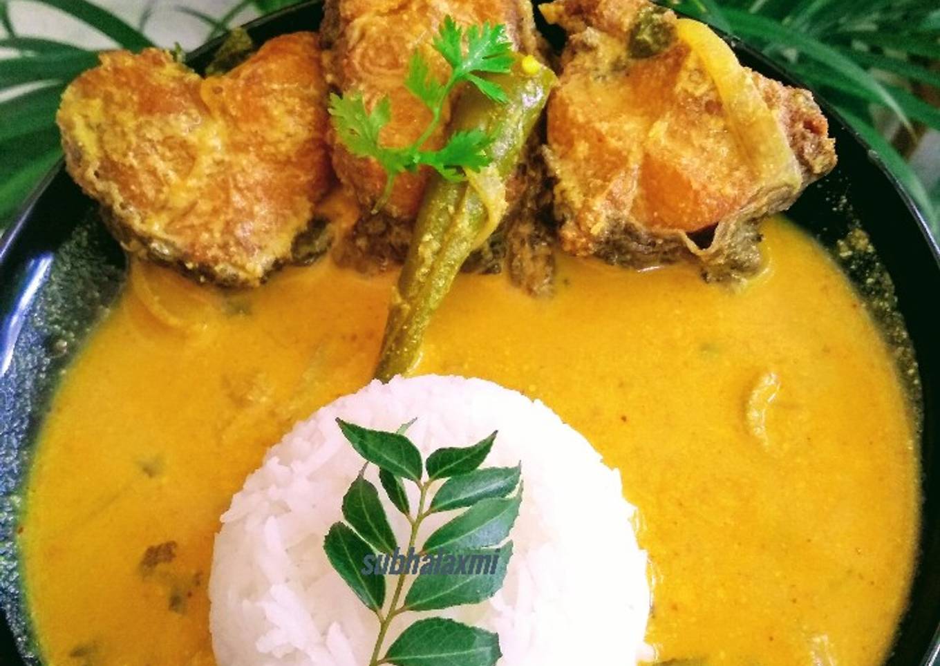 Dahi macha(fish cooked in yogurt with mustard gravy)