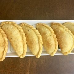 A picture of Gujiya.