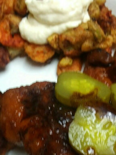 A picture of Hot Fried Chicken with Veggies.