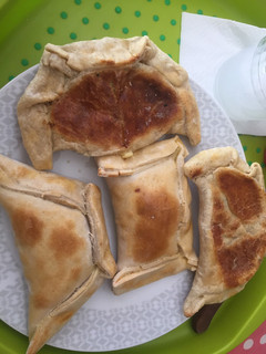 Una foto de Empanadas Pino y Jamón - Queso en masa tradicional Empanada champiñón queso en masa de hoja
