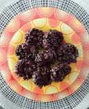Puffed Rice, Dark Chocolate, and Praline Cookies / Healthy