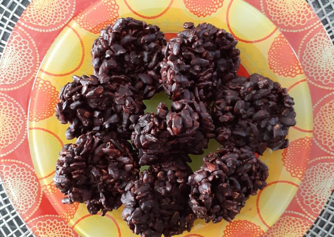 Biscuits au Riz Soufflés, Chocolat Noir et Pralin / Healthy