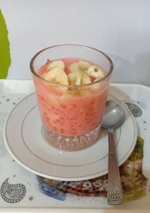 A picture of Sago rose flavour and banana 🍌 🍌.
