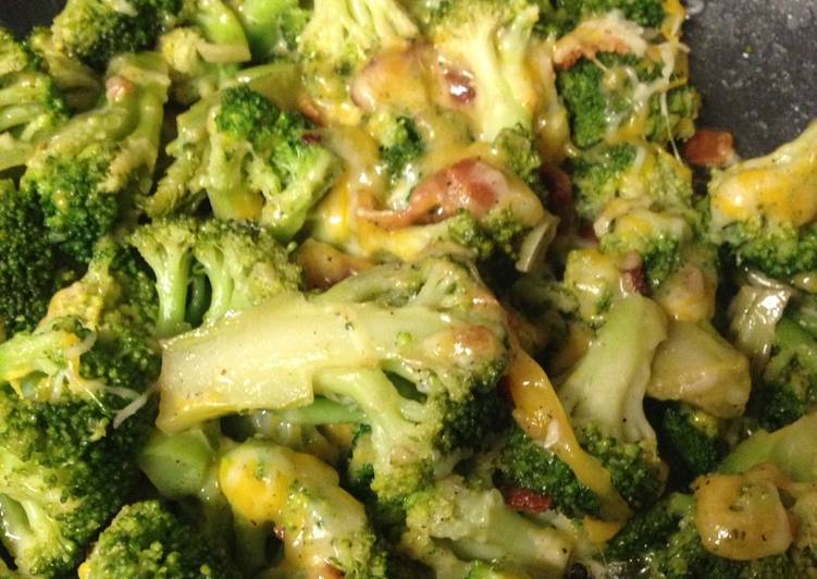 Recipe of Perfect Bacon and cheese stir fried broccoli