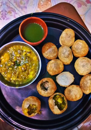 A picture of Live Ragda Pani Puri 😋🤗.