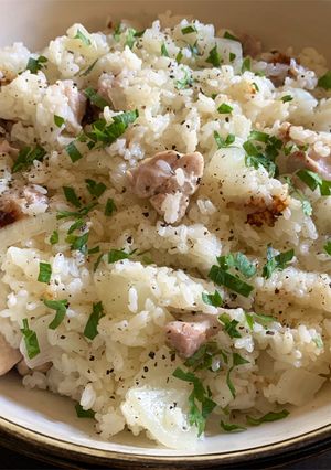 A picture of Simple Chicken & Onion Rice.