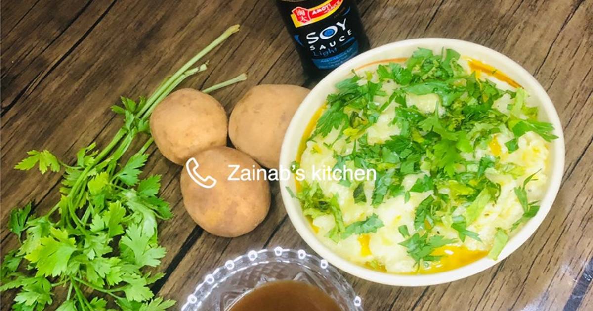 Mashed potato with brown gravy sauce🍽🥔 Recipe by Zainab’s kitchen ️