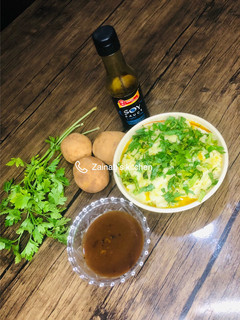 A picture of Mashed potato with brown gravy sauce🍽🥔.