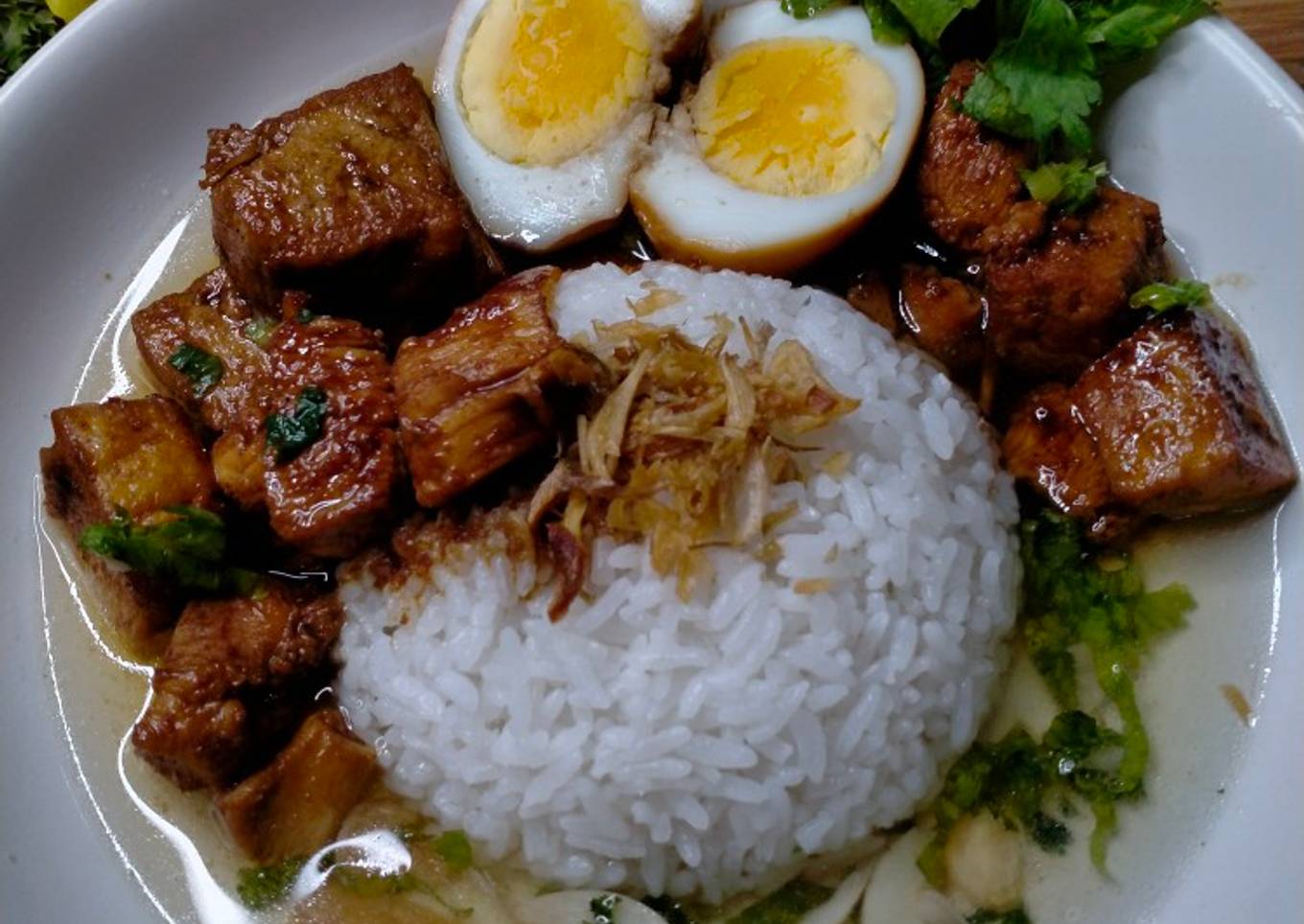 Nasi Bakmoy Tahu Ayam