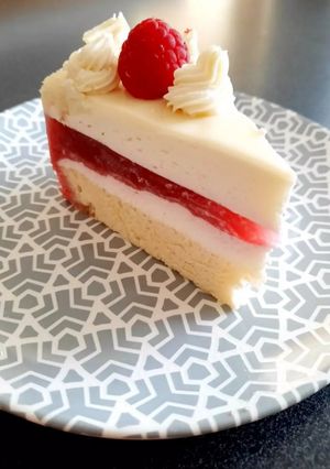 Málnás fehércsokis torta recept fotója