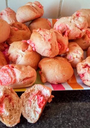 Une photo de Brioches aux pralines rouges (vegan)