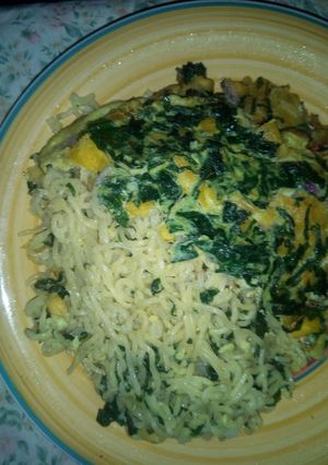 A picture of Green indomie and green plantain pancake.