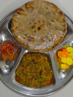 રીંગણાં નો ઓળો (Ringan Oro Recipe In Gujarati) રેસીપી મુખ્ય ફોટો