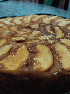 Una foto de Tarta de manzana invertida