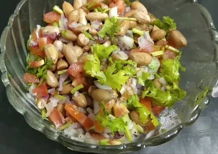 Peanut salad