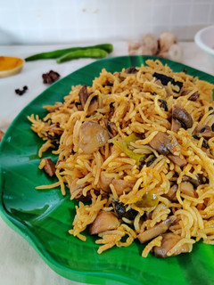 குக்கர் காளான் பிரியாணி செய்முறை முக்கிய புகைப்படம்