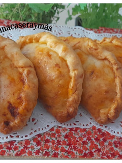 Una foto de Empanadillas de pisto y chorizo picante