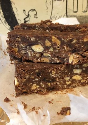 A picture of Dark Chocolate Bars with Tahini, Dates, and Nuts.