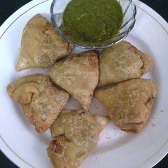 A picture of Veg crisp samosa.