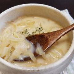 Onion Milk Soup A picture of Onion Milk Soup.