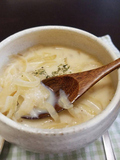 A picture of Onion Milk Soup.
