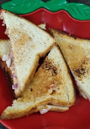 A picture of Cream Toast.