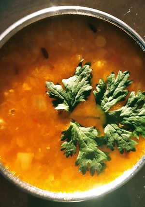 A picture of Lehsuni masoor daal.