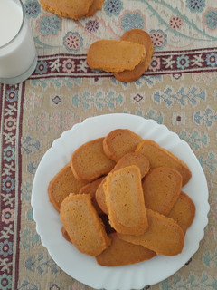 A picture of Shrewsbury biscuits.